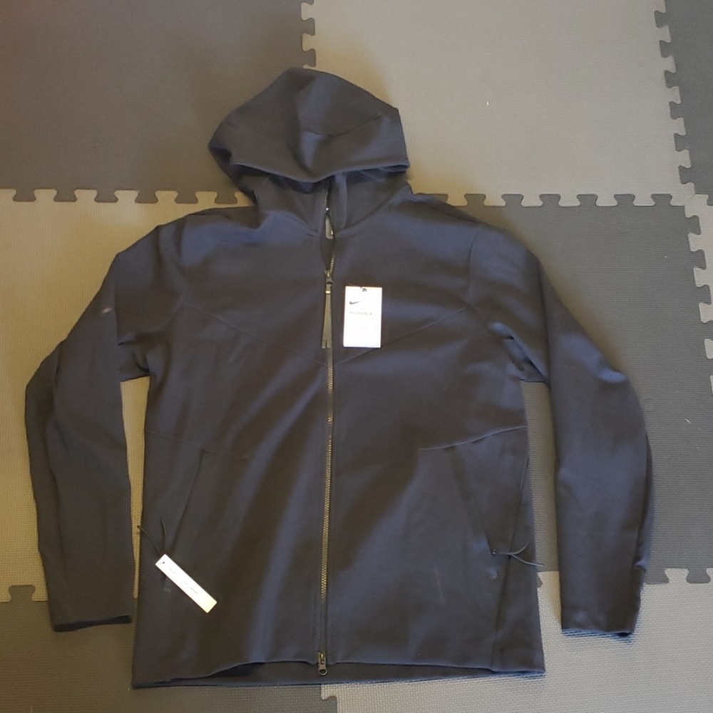 NWT NIKE SPORTWEAR TECH PACK (used not new) reposhing